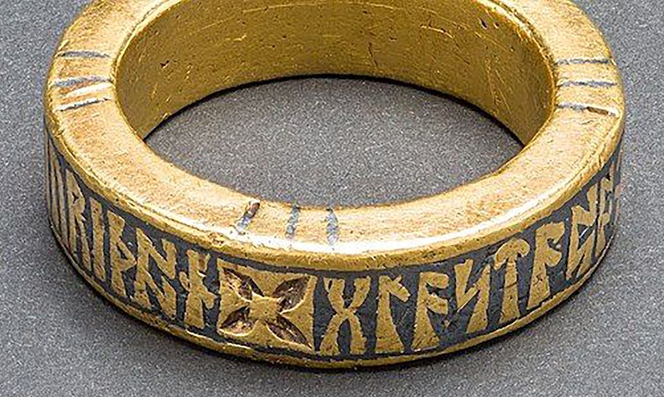 Low-Key Anglo-Saxon Runic Ring Slogans